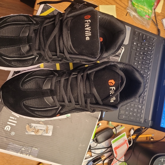 Man's sneaker wide - Picture 2 of 9